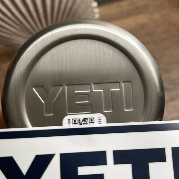 Authentic Rambler 18oz - Picture 4 of 4